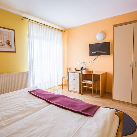 Guesthouse Beno Starše Eksteriør billede