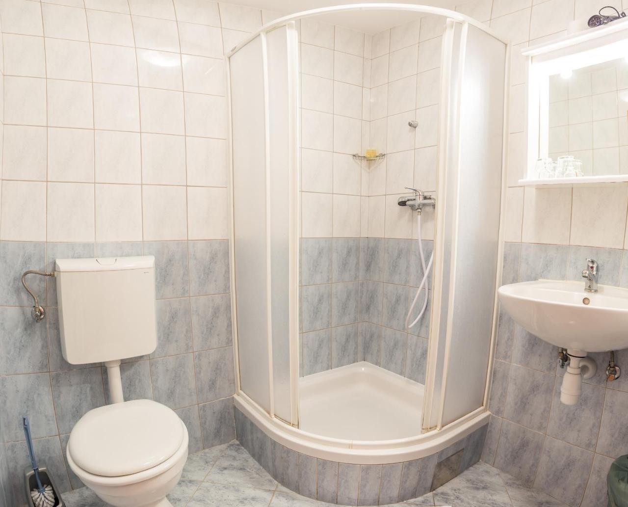 Guesthouse Beno Starše Eksteriør billede
