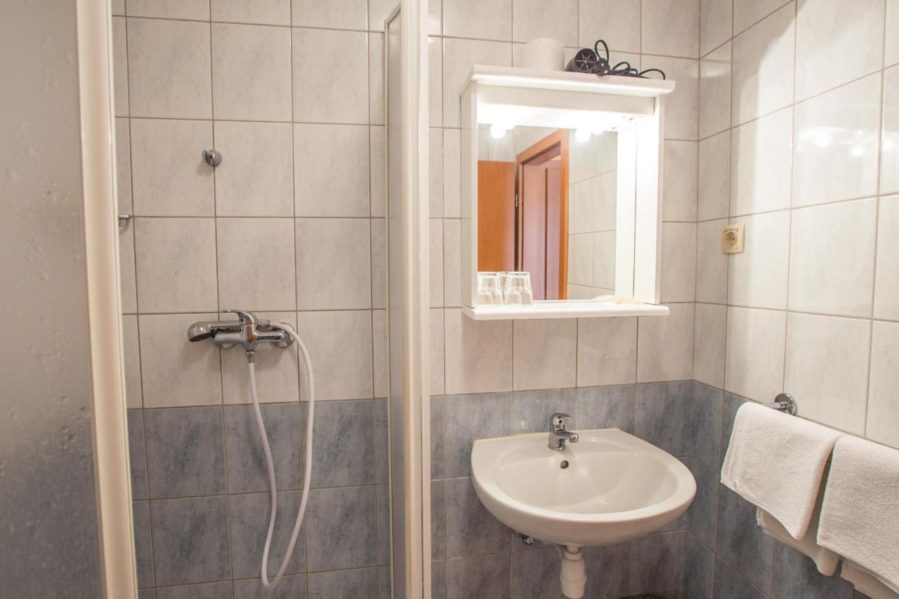 Guesthouse Beno Starše Eksteriør billede
