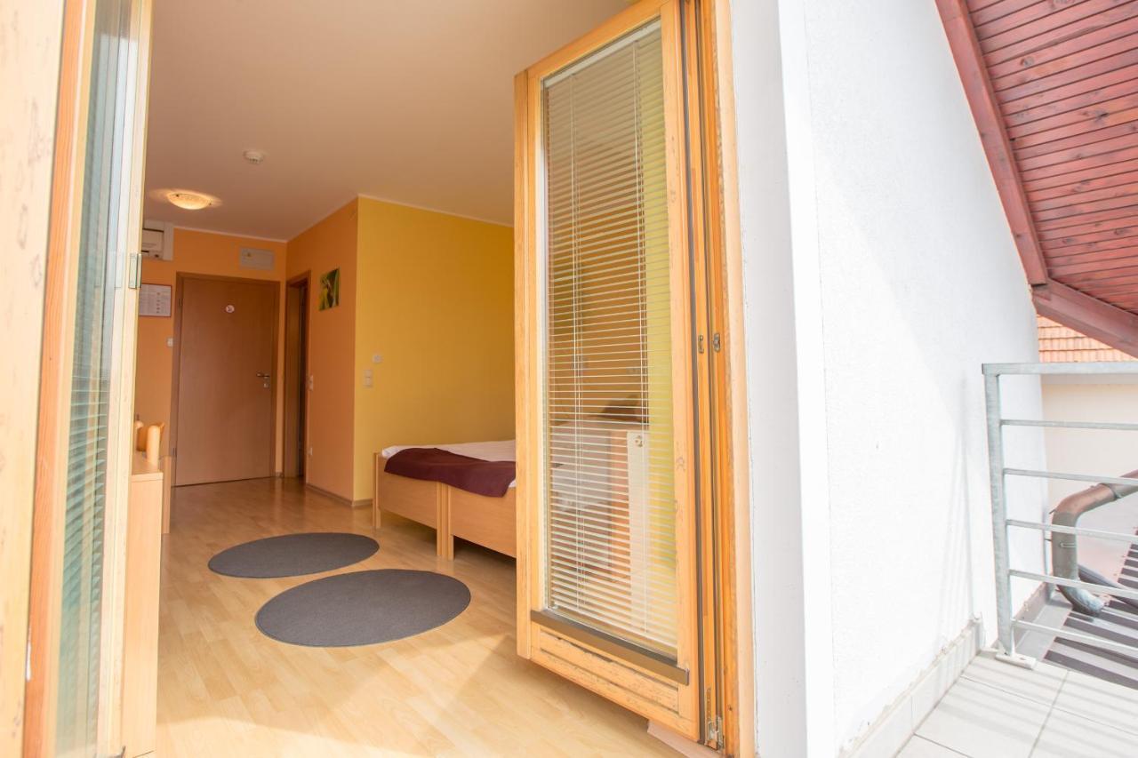 Guesthouse Beno Starše Eksteriør billede