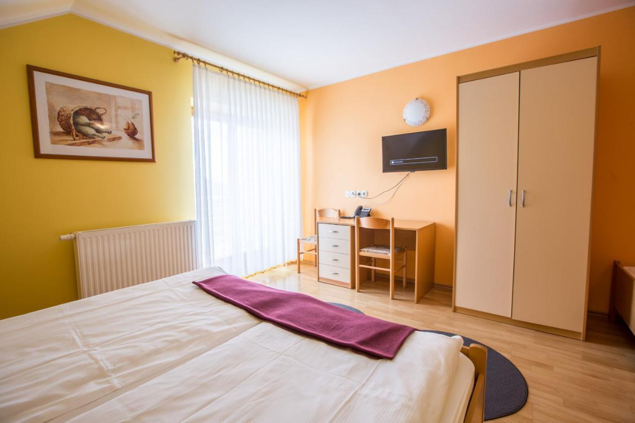 Guesthouse Beno Starše Eksteriør billede
