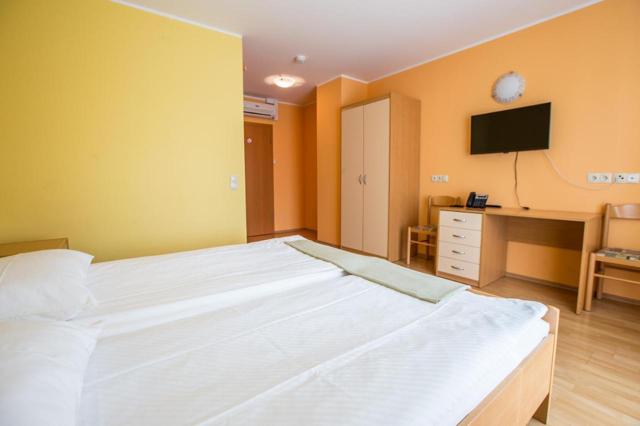 Guesthouse Beno Starše Eksteriør billede