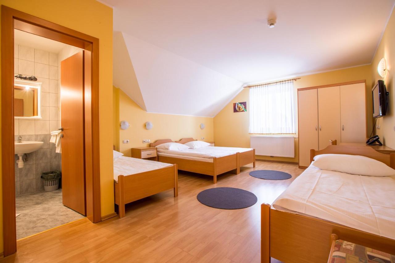 Guesthouse Beno Starše Eksteriør billede