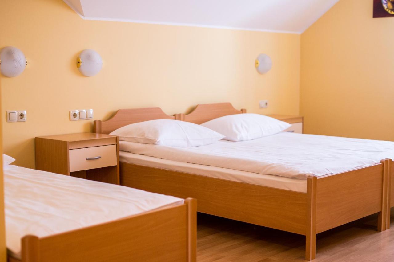 Guesthouse Beno Starše Eksteriør billede