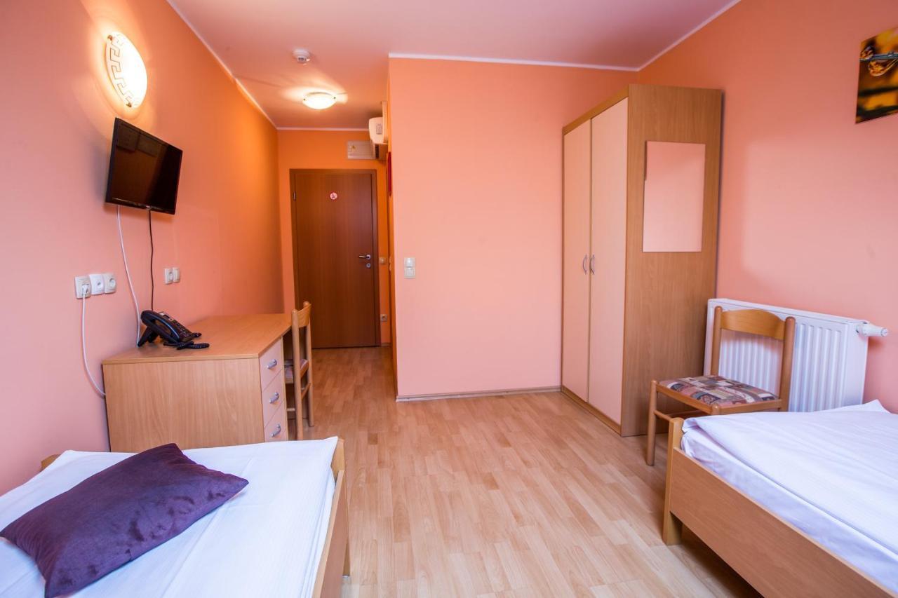 Guesthouse Beno Starše Eksteriør billede