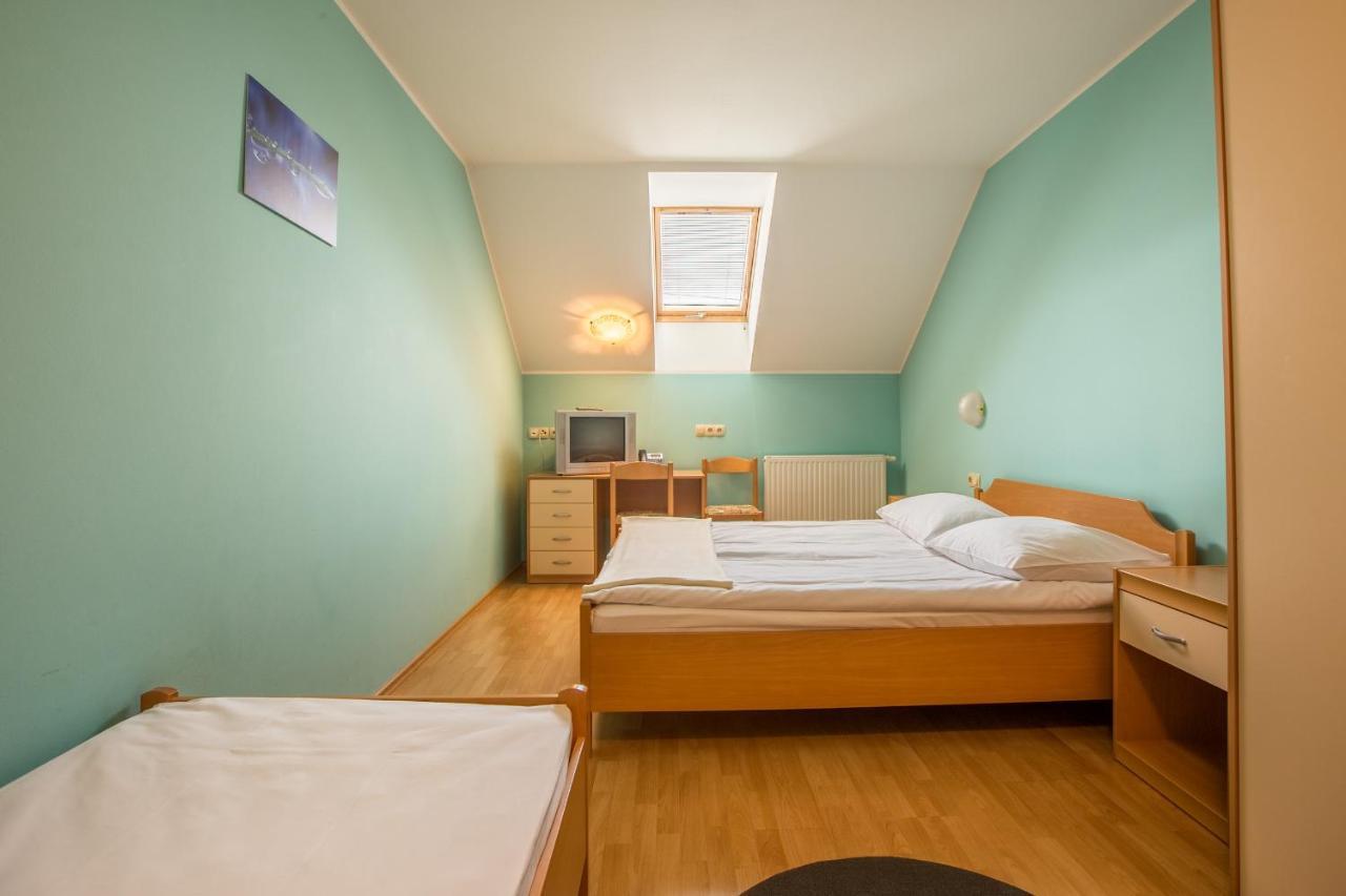 Guesthouse Beno Starše Eksteriør billede