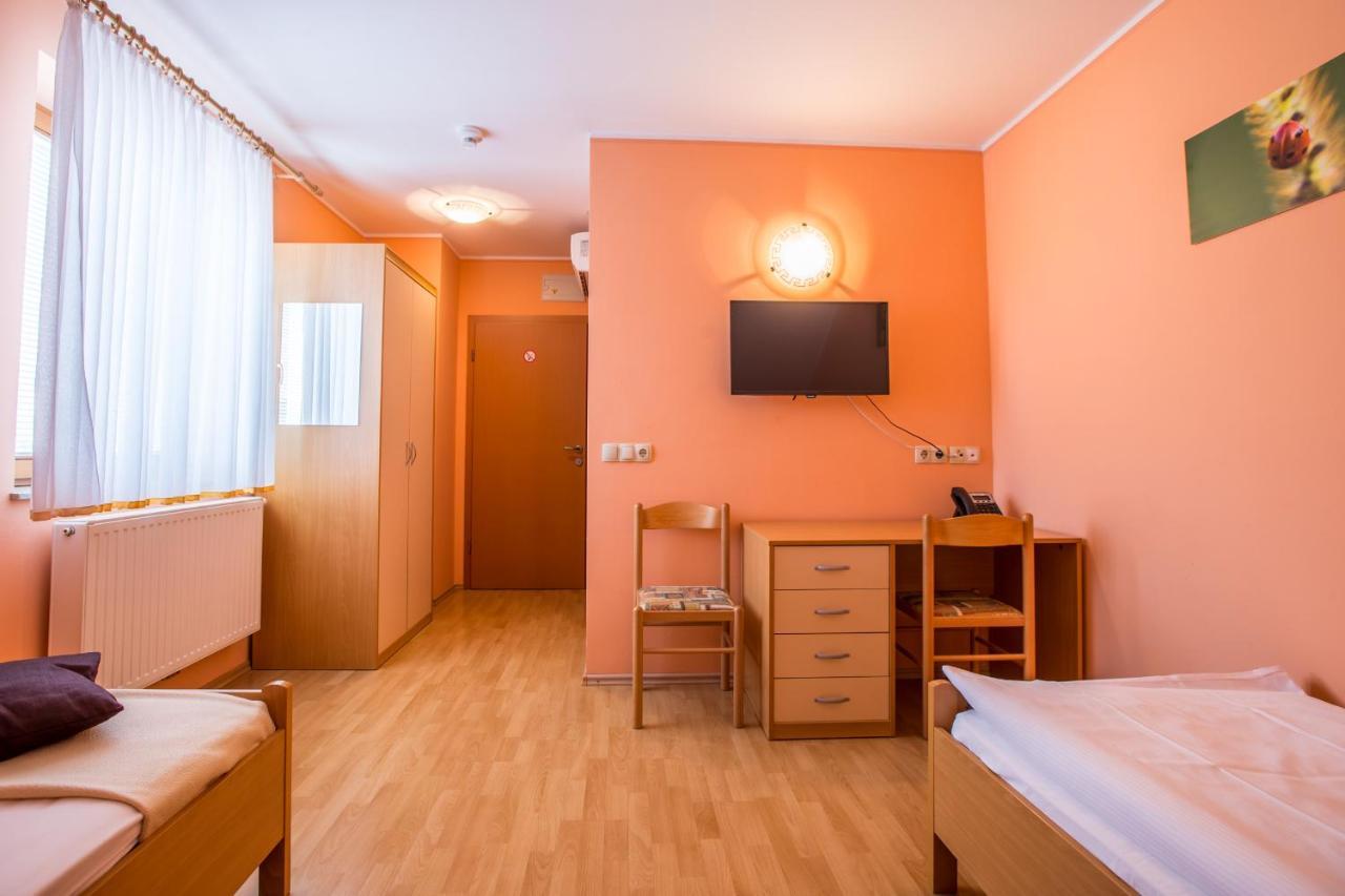 Guesthouse Beno Starše Eksteriør billede